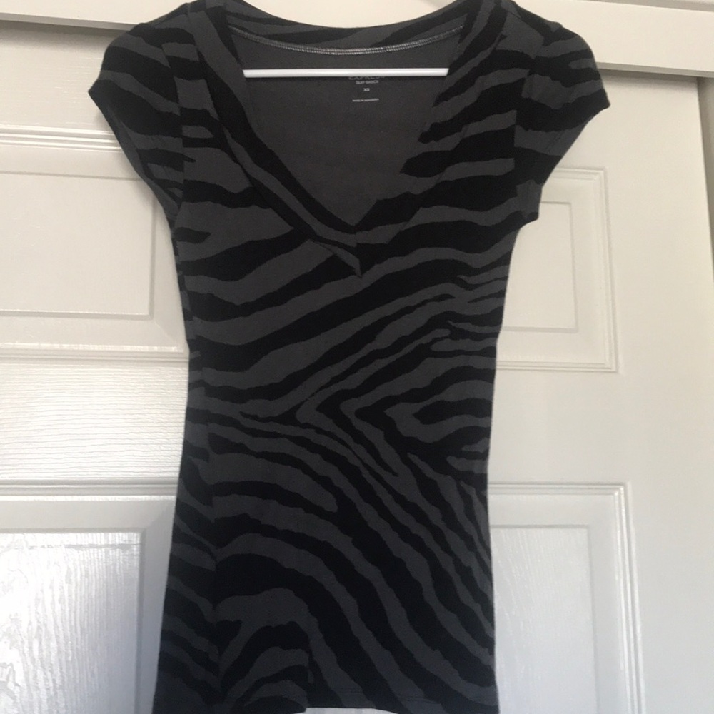 V-neck T-shirt